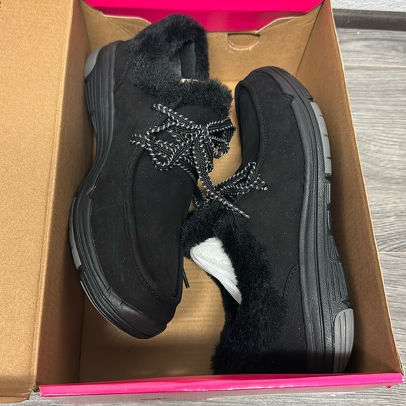 Ryka Water-Repellent Lace-Up Cozy Ankle Boots - Avid (WIDE) - Picture 2 of 6